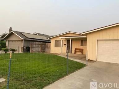 Main picture of 1940 Yale St