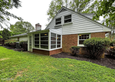 Main picture of 38 N Bausman Dr