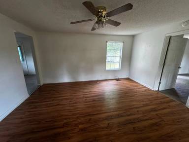 Main picture of 545 Christopher Rd