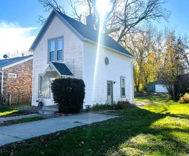 Main picture of 520 W 5th St