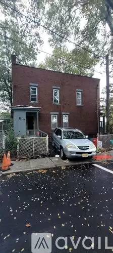 Main picture of 12 Church Pl