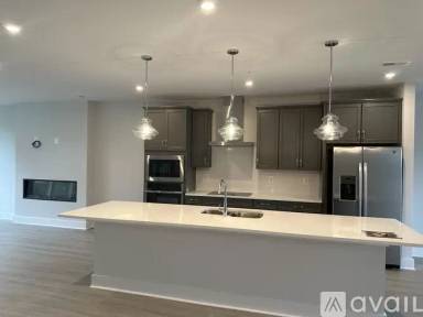 Main picture of 1025 N Lombardy St