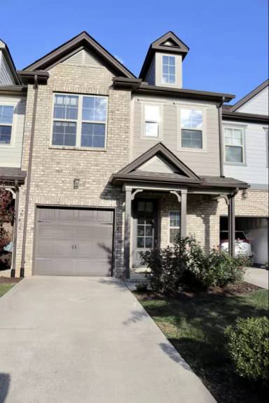 Main picture of 2595 Wellesley Square Dr