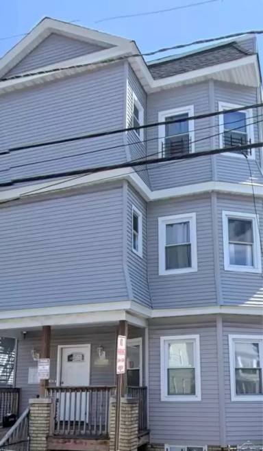 Main picture of 252 21st St