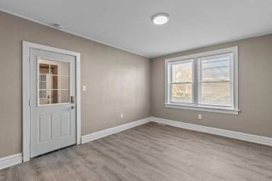 Main picture of 3857 Gustine Ave