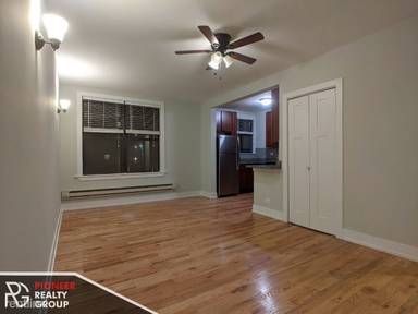 Main picture of 540 W Wellington Ave