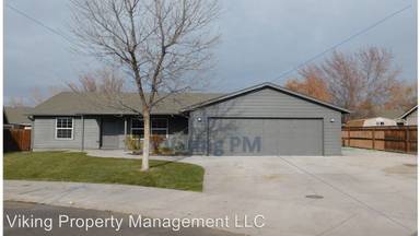 Main picture of 628 NE Stoneridge Ln