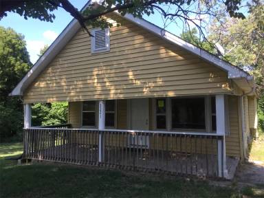Main picture of 3221 N 33rd St