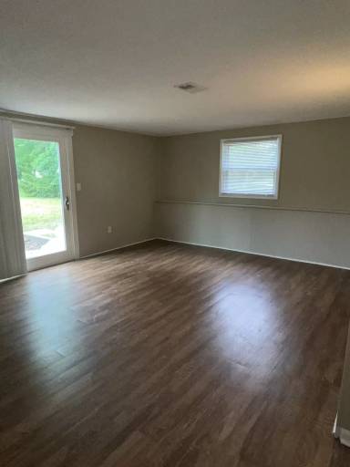 Main picture of 14745 Riley St