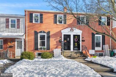 Main picture of 848 Garnet Ave