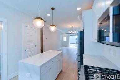 Main picture of 5 Seawell Ave