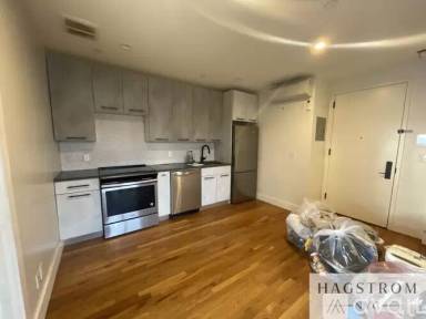 Main picture of 682 Chauncey St