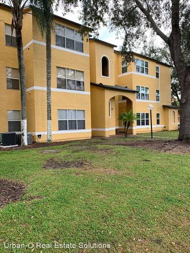 Main picture of 4572 Commander Dr