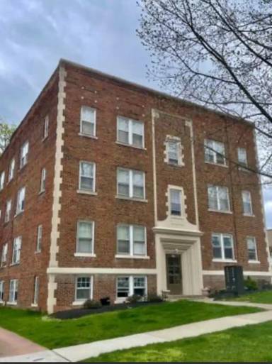 Main picture of 1385 Manor Park Ave