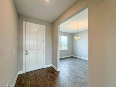 Main picture of 229 SW 14th Pl