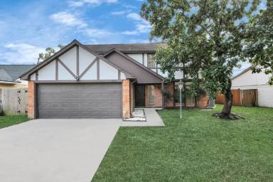 Main picture of 7530 Echo Pines Dr