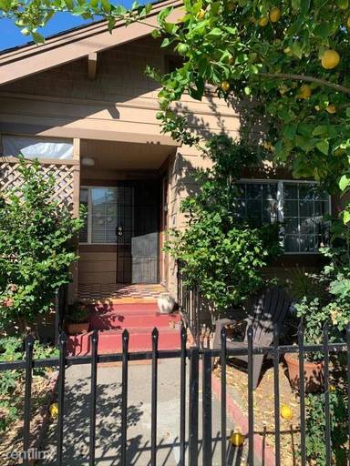 Main picture of 257 N 12th St