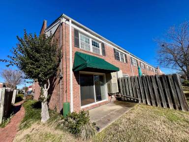 Main picture of 481 Bridge St