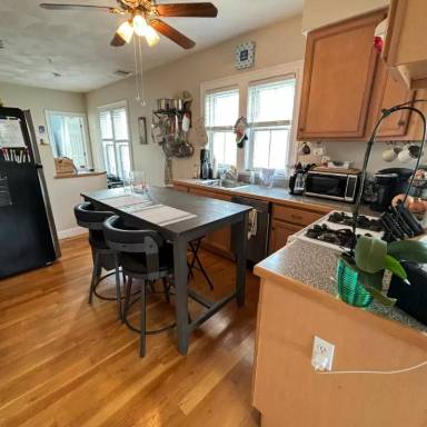 Main picture of 42 Atlantic Ave