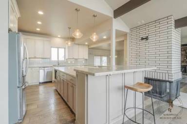 Main picture of 2110 Hodesha Way