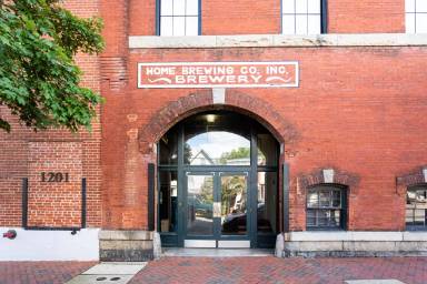 Main picture of 1201 W Clay St