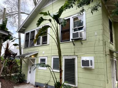 Main picture of 146 13th Ave NE