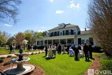 Main picture of 1091 Peachtree Ave E