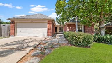 Main picture of 2610 Cloverfield Ct
