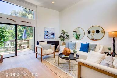 Main picture of 2018 Griffith Park Blvd