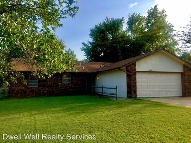 Main picture of 137 W Jefferson St