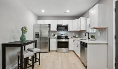 Main picture of 333 S Wheatland Avenue Columbus, OH 43204 - 1