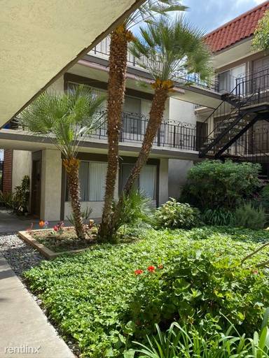 Main picture of 5837 Pickering Ave
