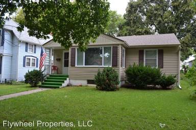 Main picture of 729 Dexter St