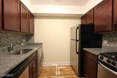 Main picture of 555 W Arlington Apartments
