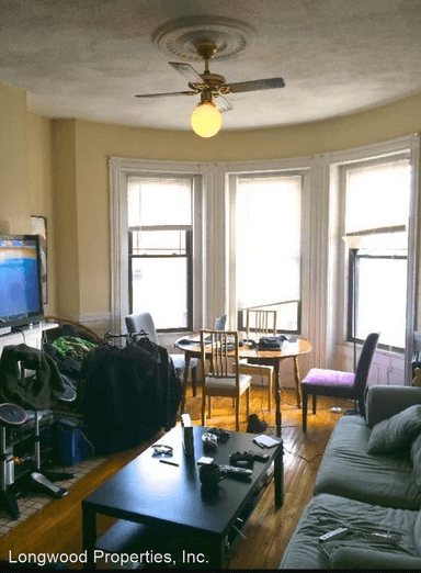 Main picture of 1451 Tremont St