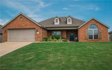 Main picture of 588 N Fox Meadows Ln