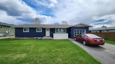 Main picture of 2345 Benton Ave