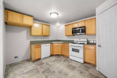 Main picture of 908 SE Kierra Pl