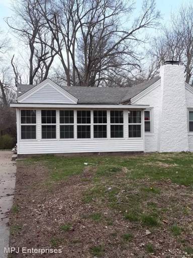 Main picture of 1737 E Elm St