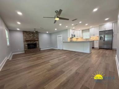Main picture of 130 Walton Dr NE