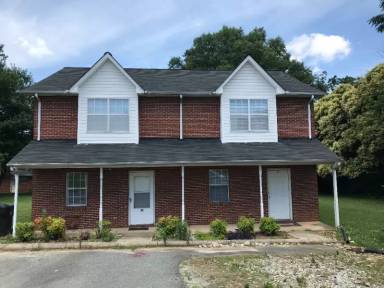 Main picture of 952 N Main St