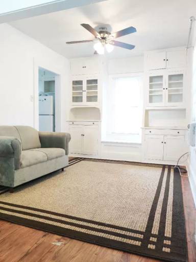 Main picture of 1647 W Woodlawn Ave