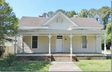 Main picture of 511 Lee St NE