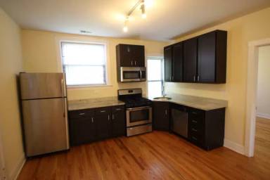 Main picture of 3715 N Leavitt St