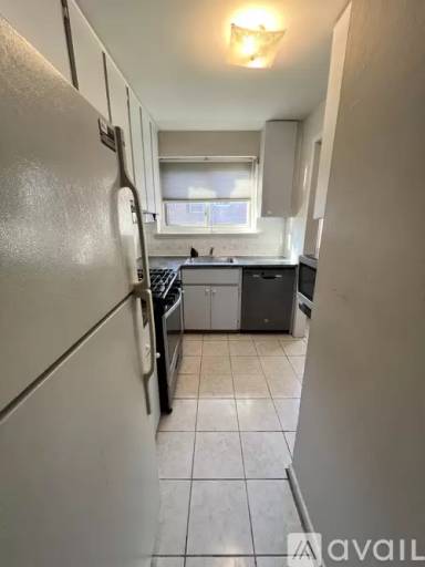 Main picture of 65 30 Grand Central Pkwy
