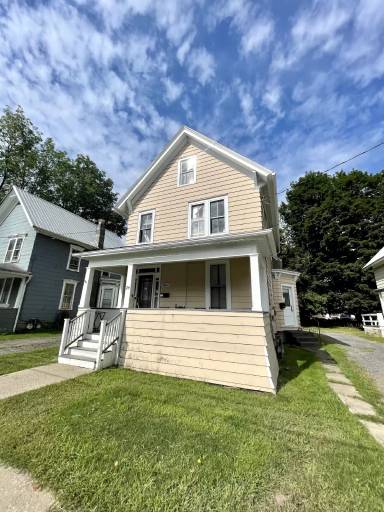 Main picture of 12 Reynolds Ave