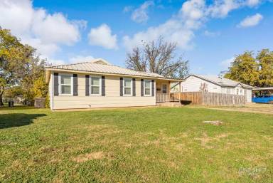 Main picture of 1218 Ross Ave