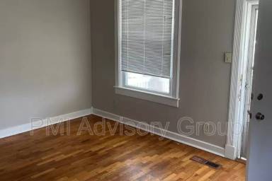 Main picture of 325 SW Western Ave