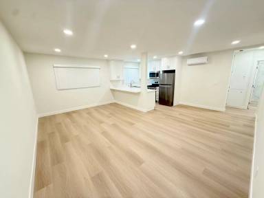 Main picture of 1120 N Laurel Ave
