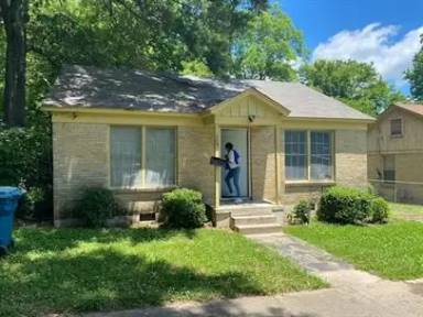 Main picture of 1306 W 26th St